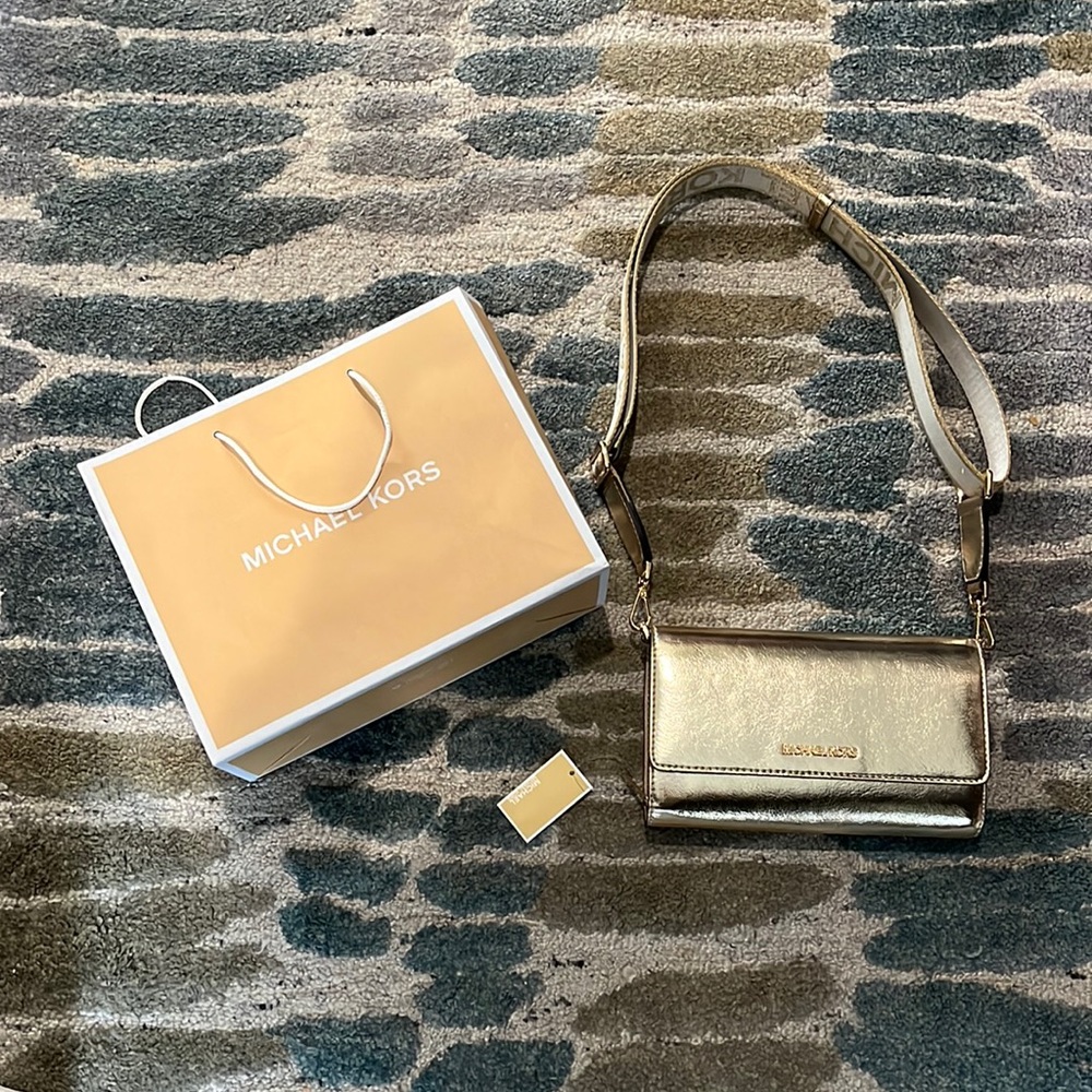Michael Kors Jet Set crossbody wallet/purse in pale gold